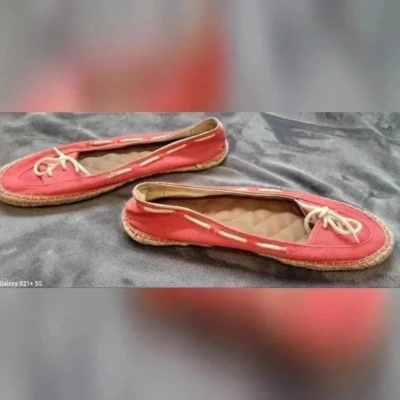 WOMENS SIZE 8.5 REEF Flat Shoe, RED, Breathable textile upper, cushioned Insole - Picture 7 of 8